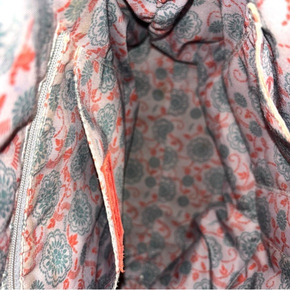 Hobo Joyce Two Tone Leather Shoulder Bag Stone Black Zip Top Carryall - Picture 10 of 16